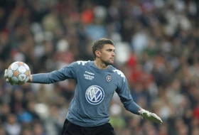 FK Železničar: Kupi potpisan dres Aleksandra Mitrovića i pomozi Darku Božoviću!